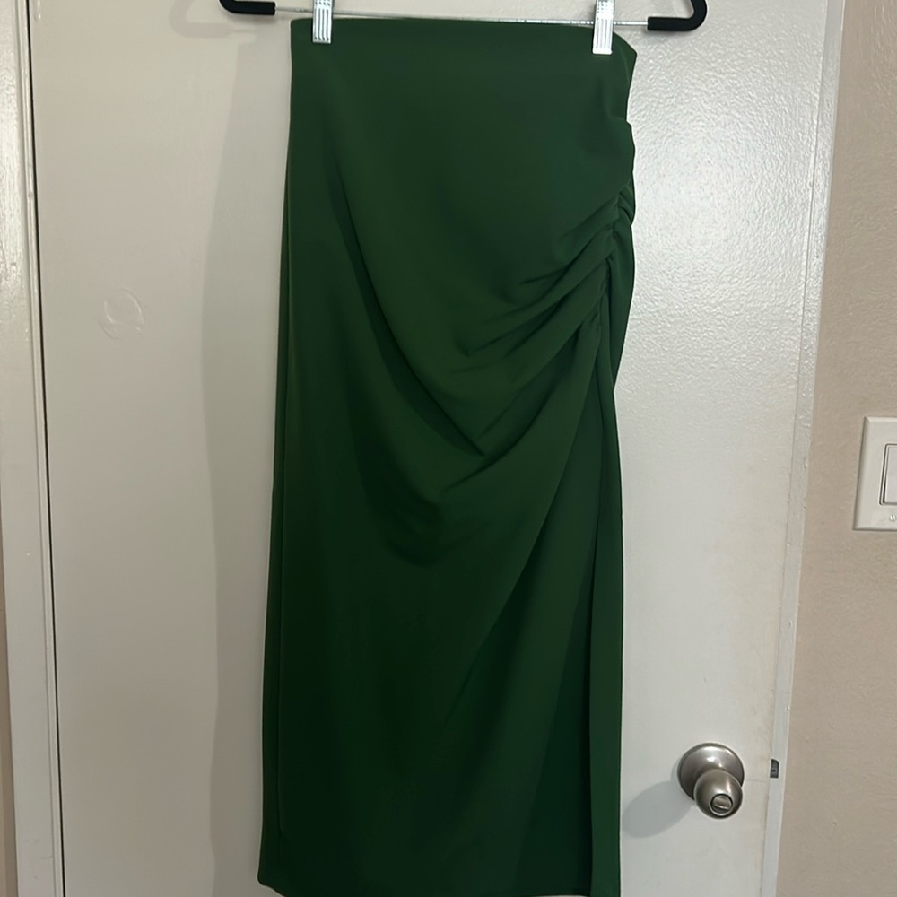 Women’s 2 piece top and skirt